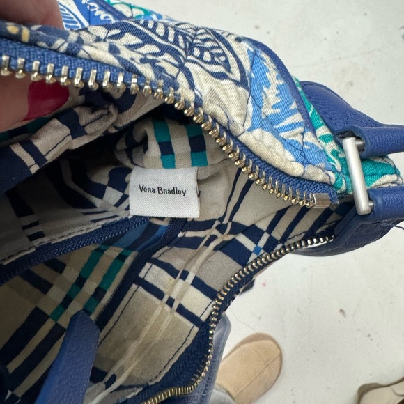 Vera Bradley Santiago Patterned Crossbody Bag 8x8x3 adjustable strap - Picture 6 of 8